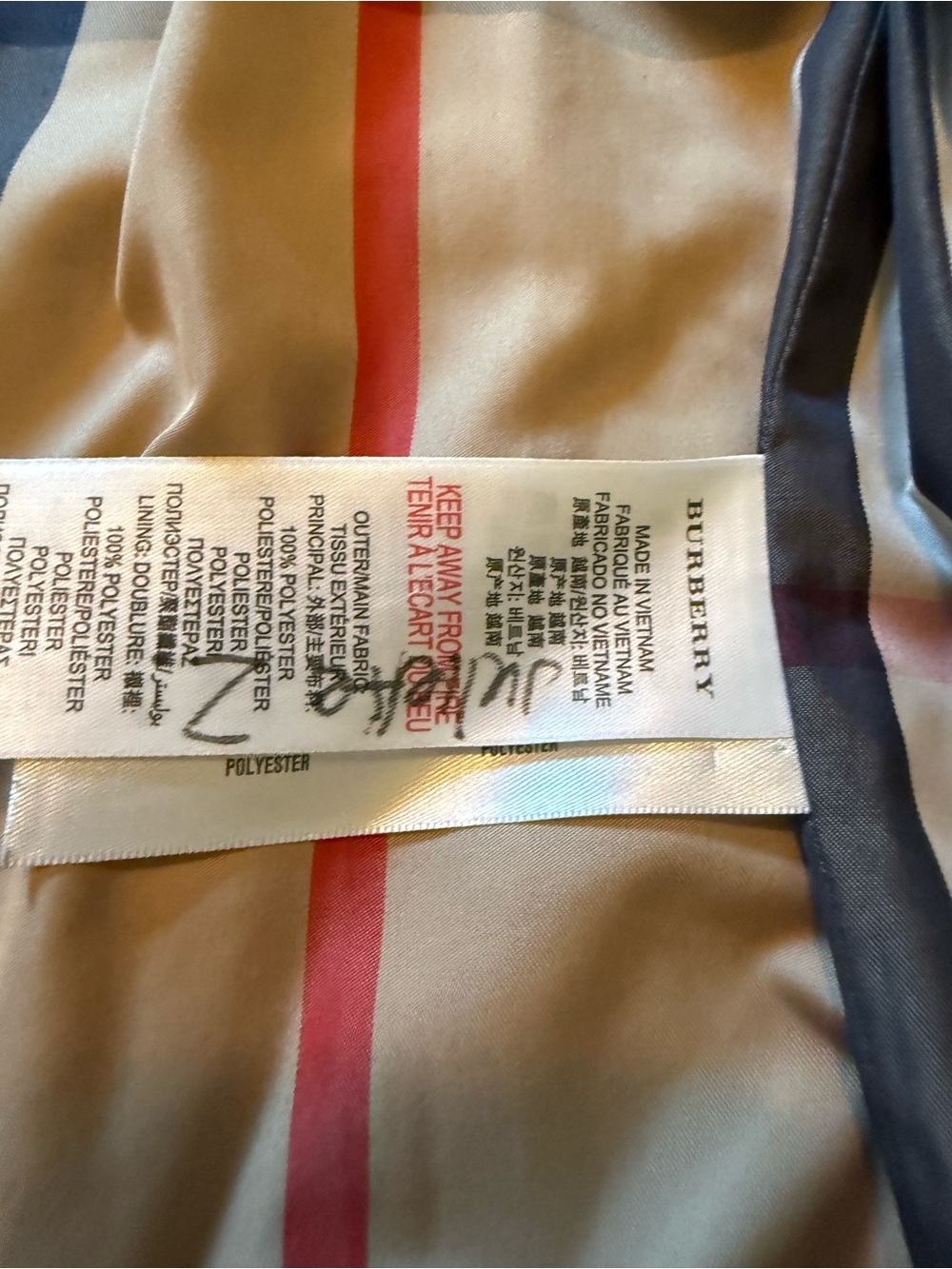 Burberry Red Quilted Kids Puffer Jacket - Picture 4 of 11
